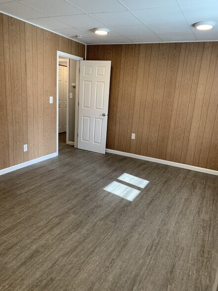 Building Photo - 1220 Stoughton Ave