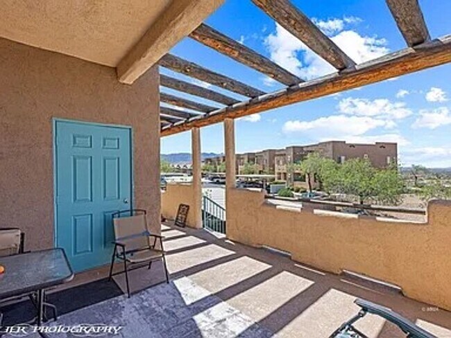 Building Photo - APPLICATION PENDING- Spacious & Move-In Re...