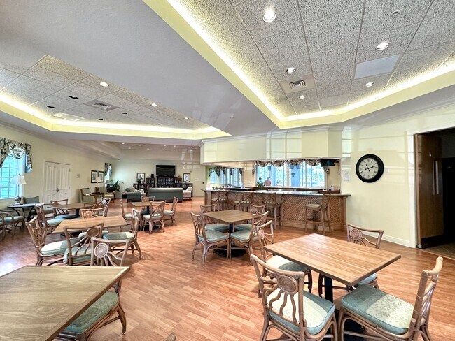 Building Photo - WALKING DISTANCE TO SUNSEEKER RESORT AND P...