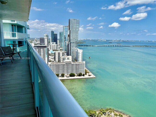Building Photo - 1800 N Bayshore Dr