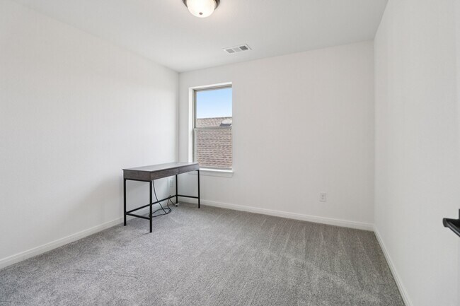 Building Photo - 9032 Winding Crk Dr