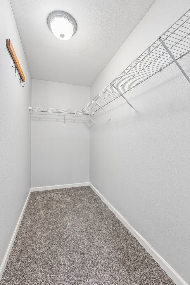 Building Photo - 15915 Filmore Cir