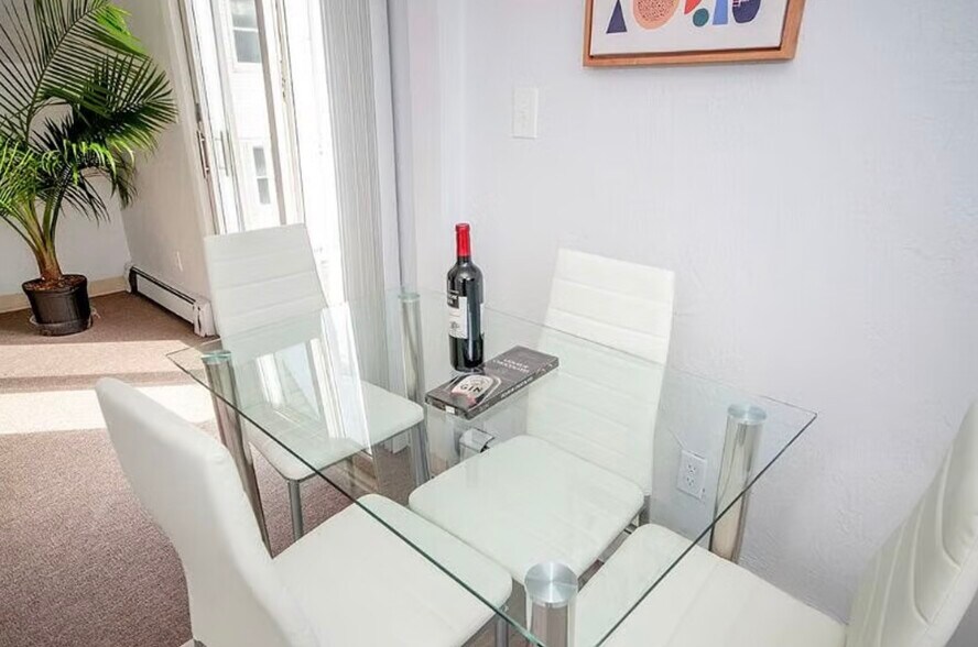 Building Photo - 243 Princeton St