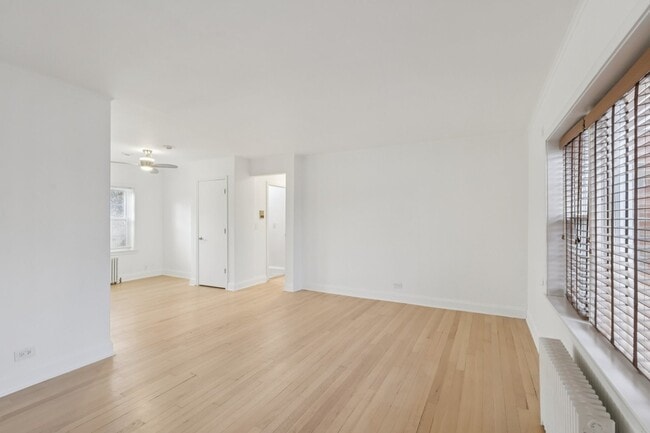 Building Photo - 2602 Bennett Ave