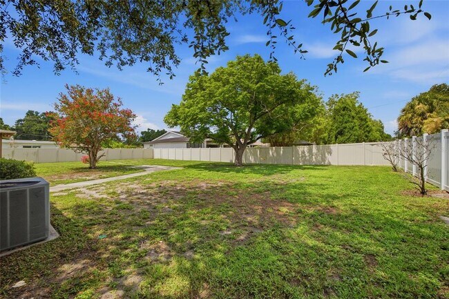 Building Photo - 808 N Mac Dill Ave