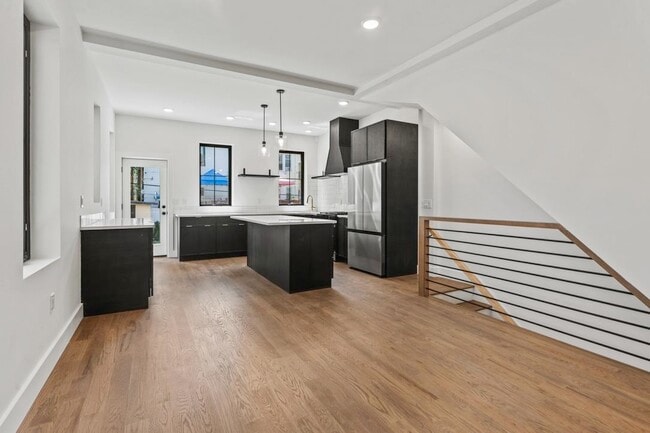Building Photo - 41 47th St