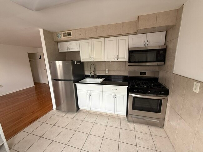 Building Photo - 4134 Longshore Ave