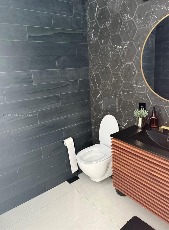 Building Photo - 4943 SW 33rd Way