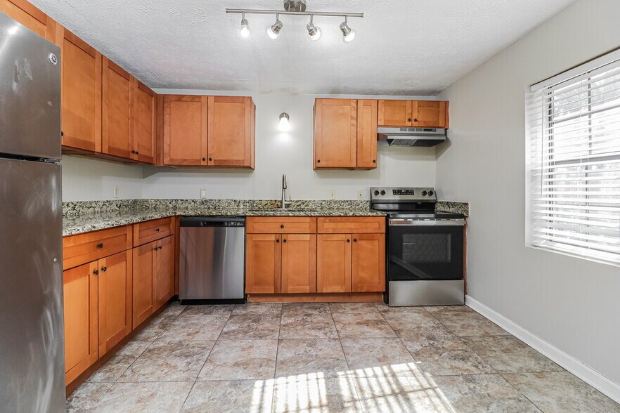 Building Photo - 4035 N Quail Dr