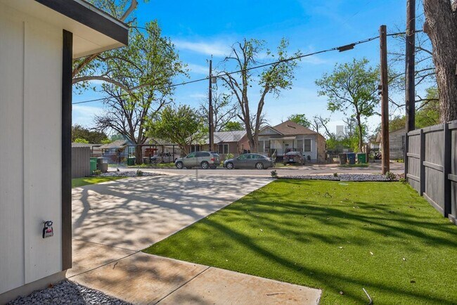 Building Photo - 113 Anderson Ave