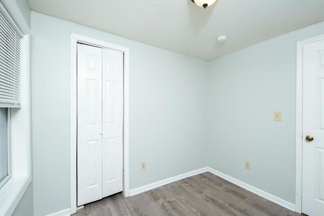 Building Photo - 114 Ida St