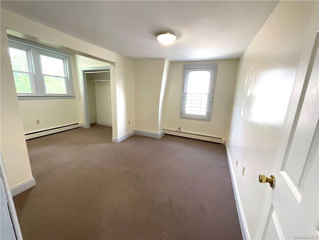 Building Photo - 371 Church St