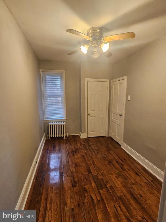 Building Photo - 1528 W Oakdale St