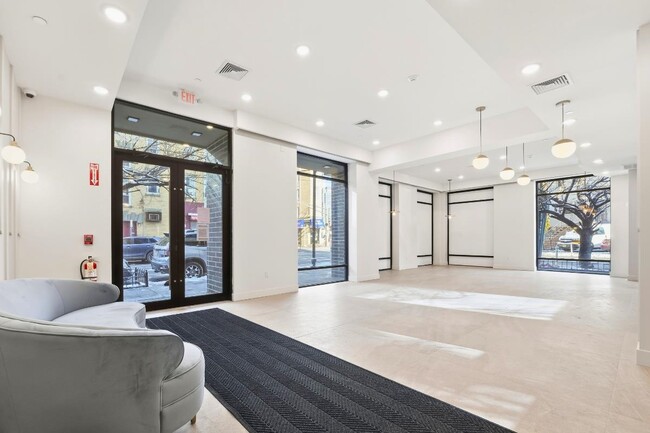 Building Photo - 35 Orchard St