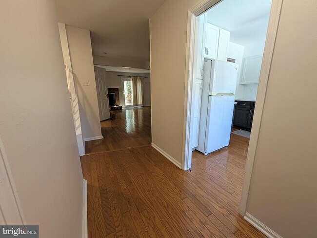 Building Photo - 8241 Clifton Farm Ct