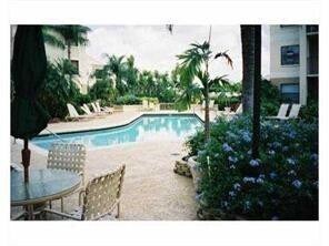 Building Photo - 9999 Summerbreeze Dr