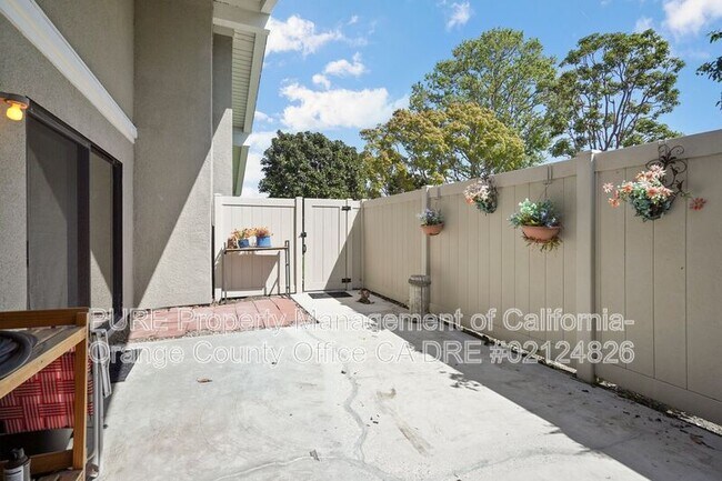Building Photo - 8933 Amador Cir
