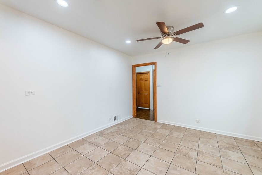 Building Photo - 3526 S 52nd Ct