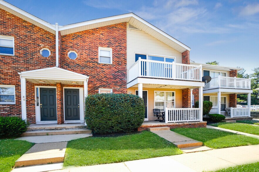 Galloway Court Apartment Homes 400 S DuPont Hwy New Castle DE 19720