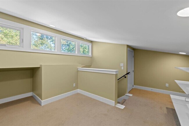 Building Photo - 2609 Oak Haven Dr