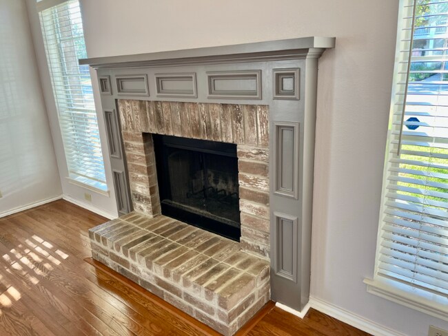 Building Photo - 17915 Crystal Knoll
