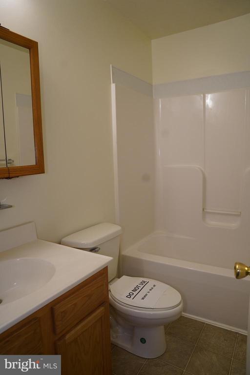 Building Photo - 122 Sinker Dr