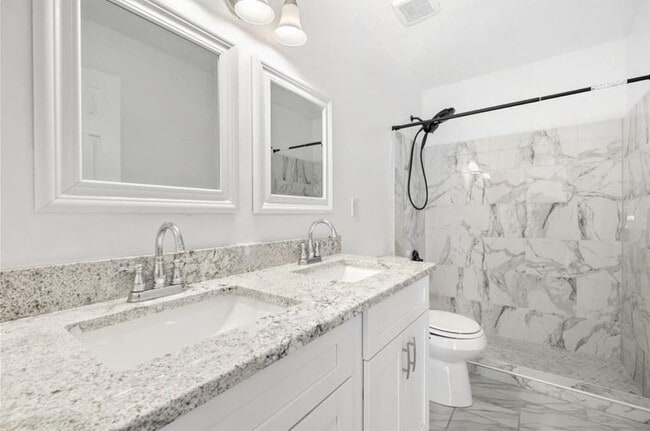 Building Photo - 10895 Glenbarr Dr