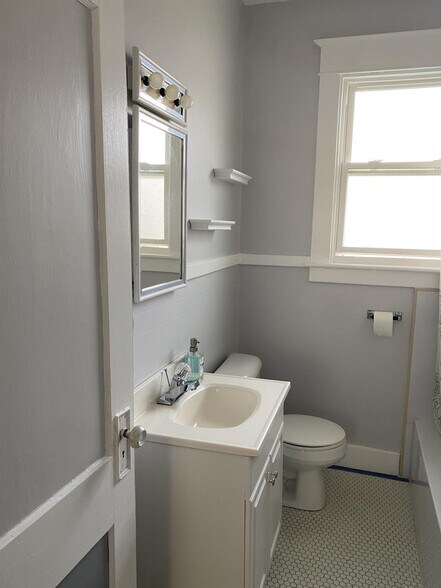 Bathroom - 55 Ryckman Ave
