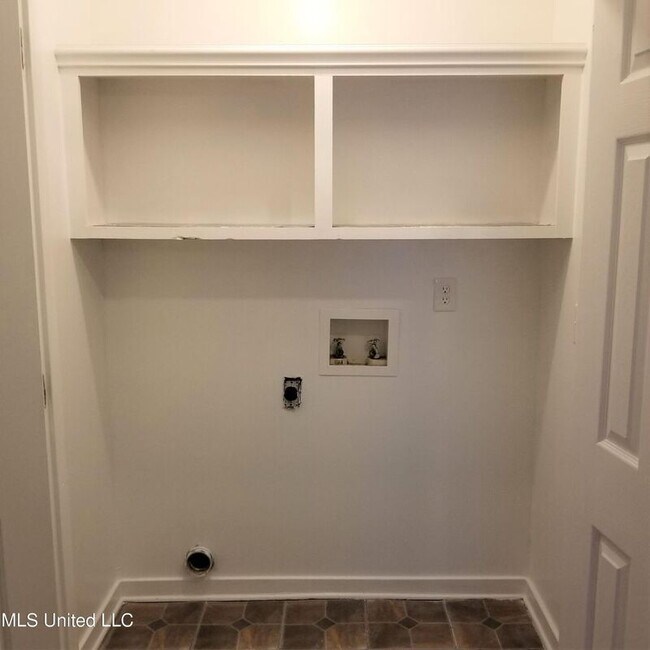 Building Photo - 1537 Chelsea Ln