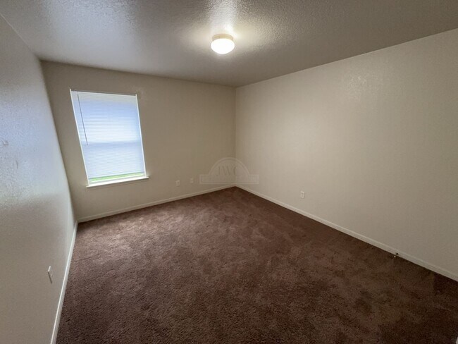 Building Photo - 1405 Cinch Dr