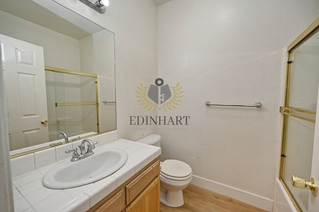 Building Photo - 6083 E Andrews Ave