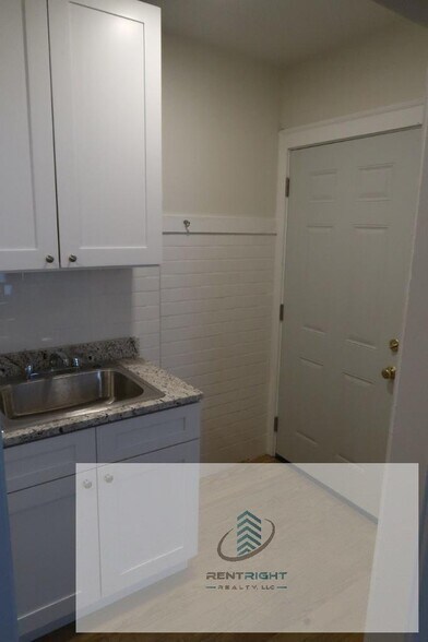 Building Photo - 4825 N Talman Ave