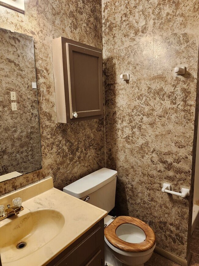 Building Photo - 1 bed apartment