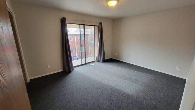 Building Photo - 704 S Orch Dr