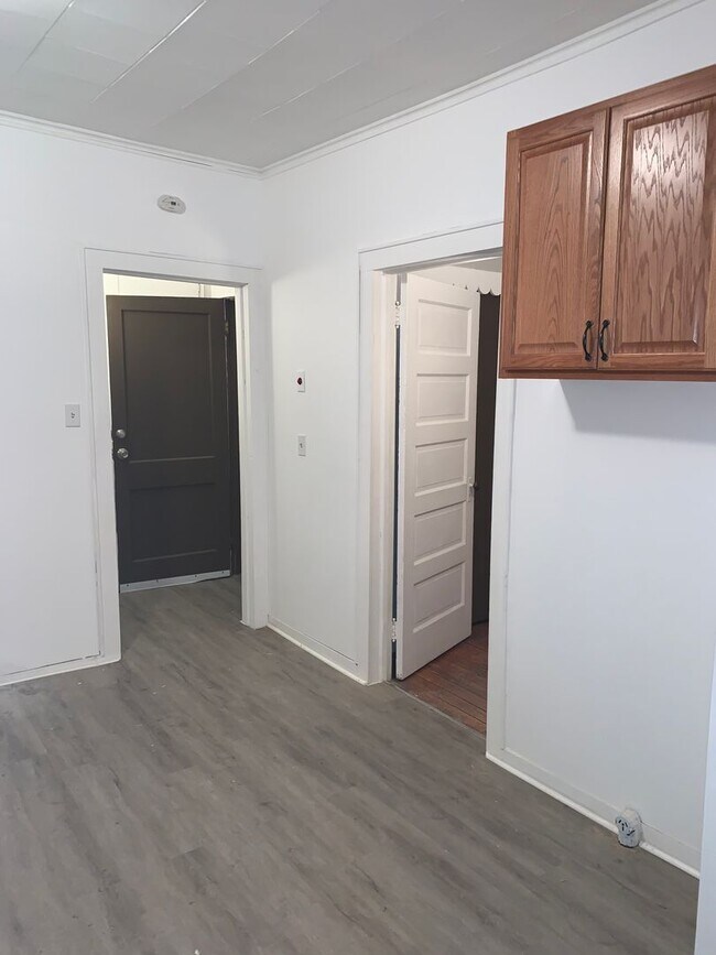 Primary Photo - 39 N Pawling St