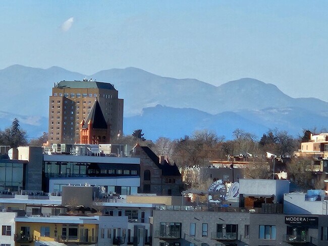 Building Photo - Glass House 1 Bed 1 Bath High Rise Condo w/ Mountain & City Views!!