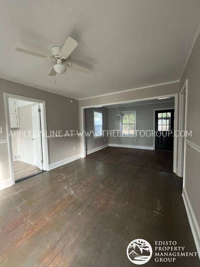 Building Photo - Renovated 3-Bedroom, 2-Bathroom Home with ...