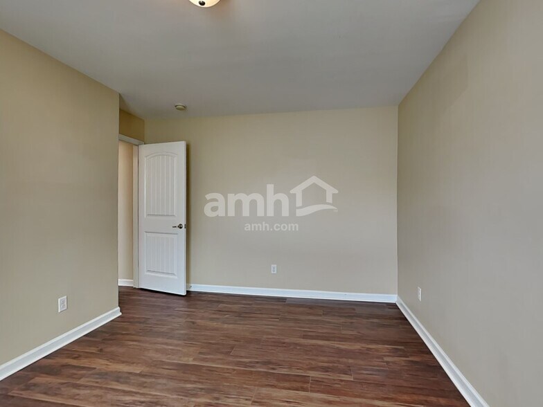 Building Photo - 45 Chey Hill Ln