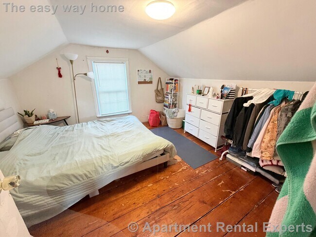 Building Photo - 4 St Mary Rd