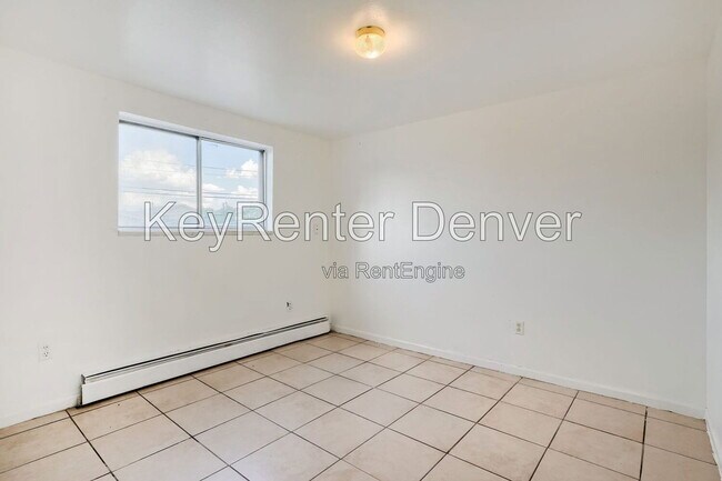 Building Photo - 7950 Patricia Dr
