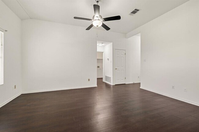 Building Photo - 3402 Settlement Dr
