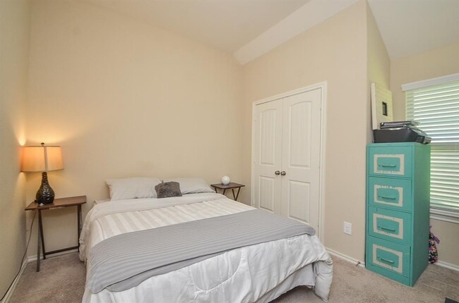 Building Photo - 3615 Sumner Lodge Dr