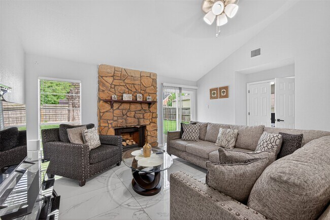 Building Photo - 14310 Royal Hill Dr