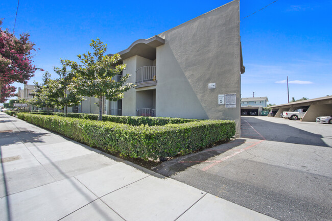 Building Photo - Regency Villas