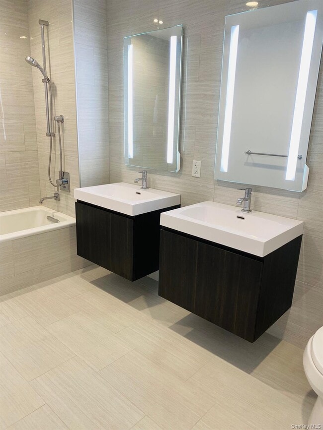 Building Photo - 131-03-131-40 40th Rd