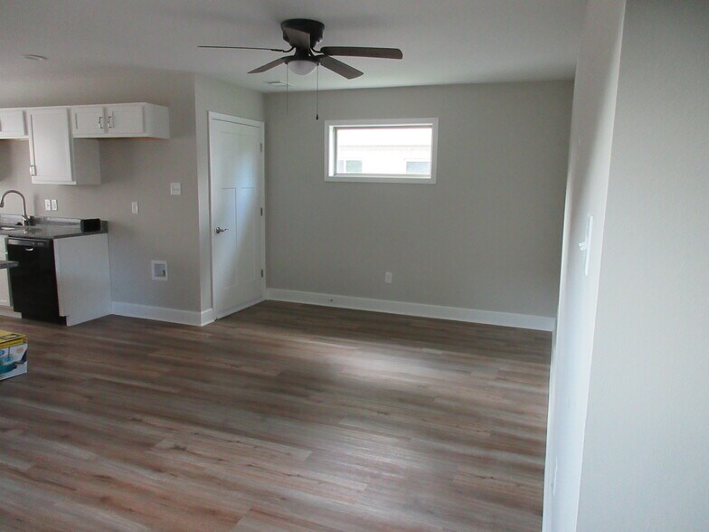 Living Room - 1503 S Bailey St