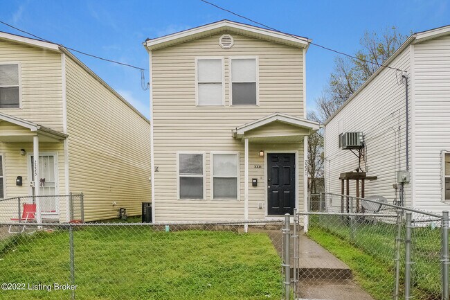 Primary Photo - 2221 St Louis Ave