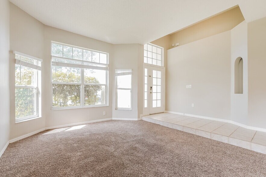 Building Photo - 3337 Bellingham Dr