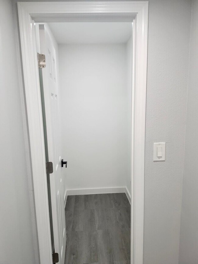 Building Photo - Kissimmee Street Apartments