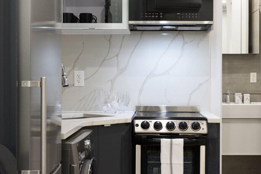 Building Photo - 315 E 78th St